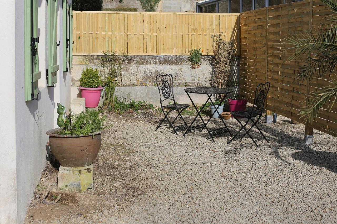 Le Gite Vert Saint-Germain-de-Lusignan ภายนอก รูปภาพ